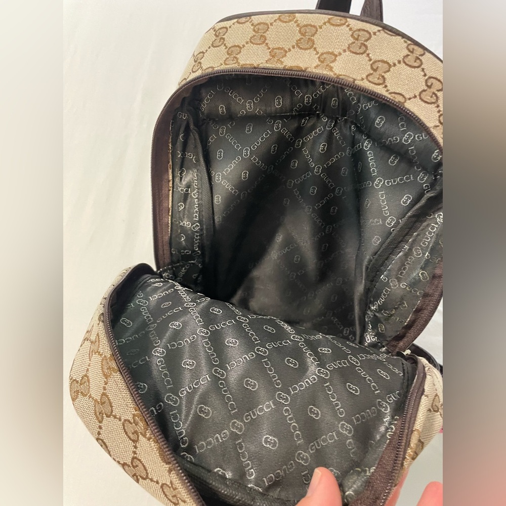 Gucci back pack - Picture 6 of 10